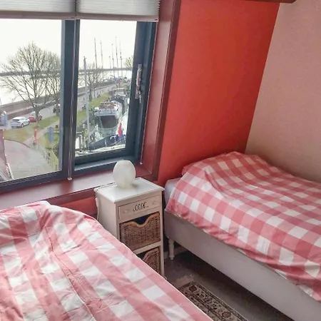 Two-bedroom Holiday In Enkhuizen
